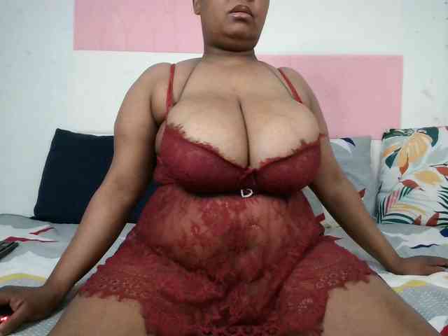 BIGTITTISXX webcam