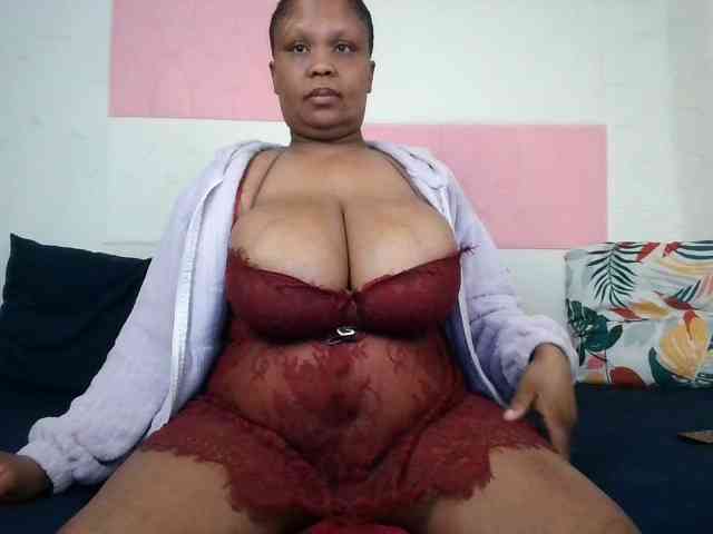 BIGTITTISXX webcam