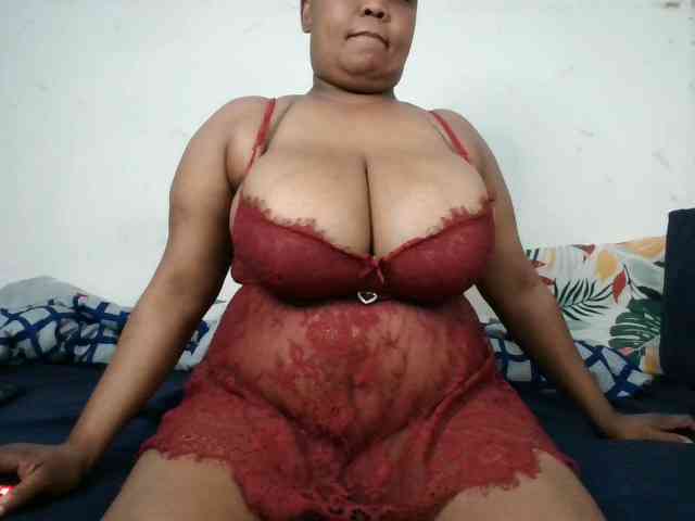 BIGTITTISXX webcam