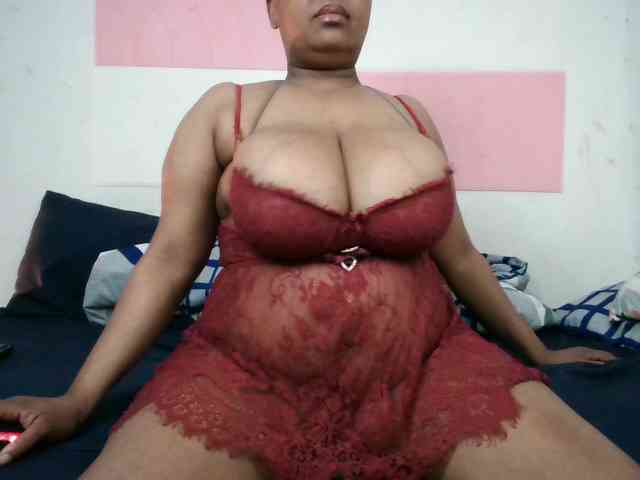 BIGTITTISXX webcam