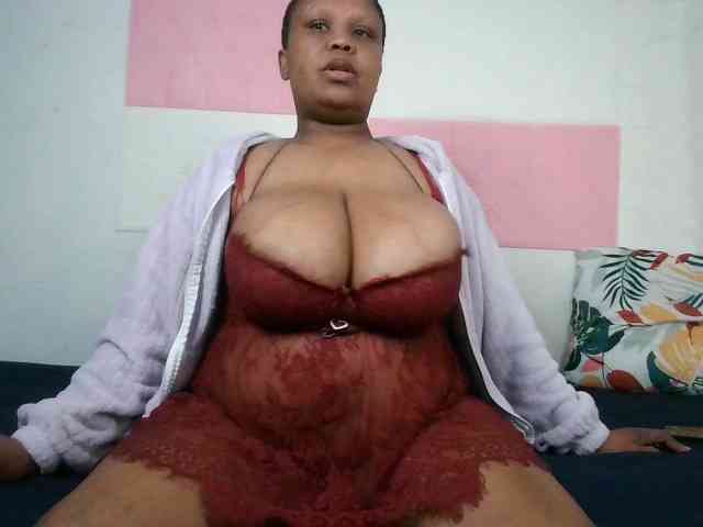 BIGTITTISXX webcam