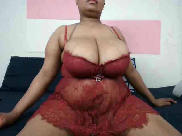 BIGTITTISXX webcam