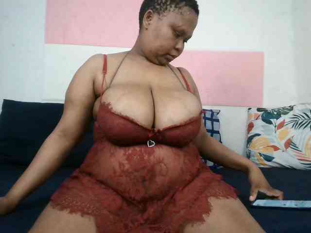 BIGTITTISXX webcam