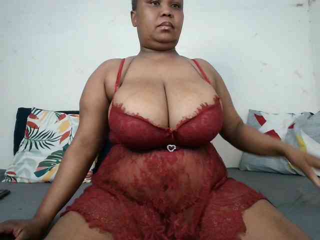 BIGTITTISXX webcam