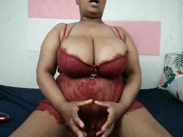 BIGTITTISXX webcam