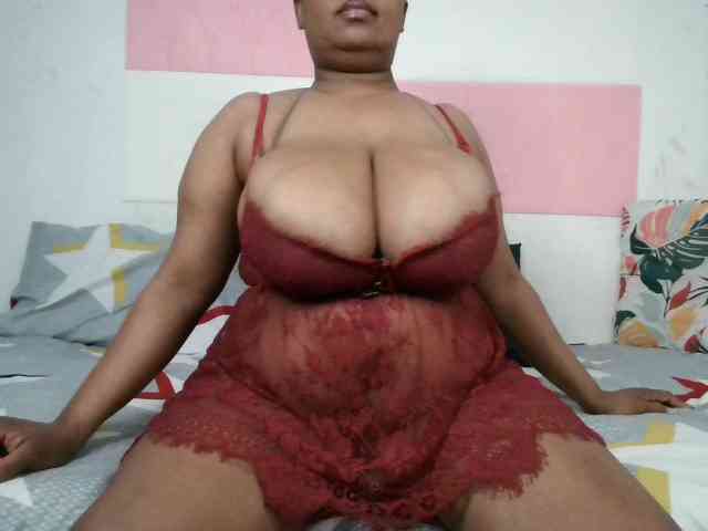 BIGTITTISXX webcam