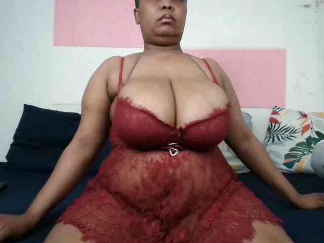 BIGTITTISXX webcam