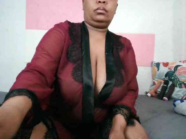 BIGTITTISXX webcam