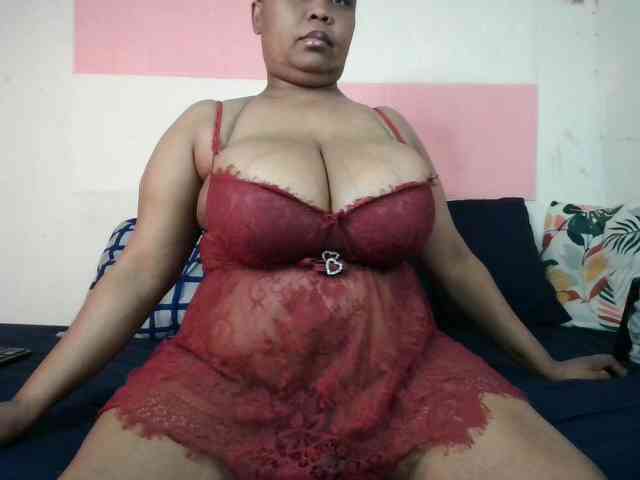 BIGTITTISXX webcam