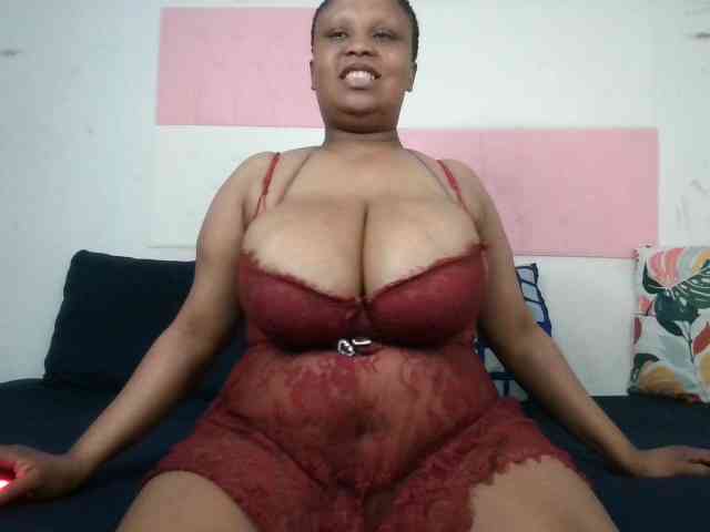 BIGTITTISXX webcam