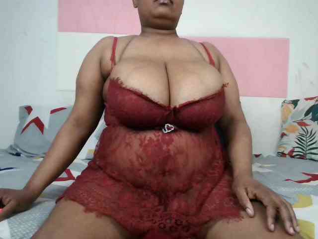 BIGTITTISXX webcam
