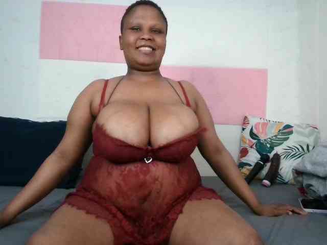BIGTITTISXX webcam