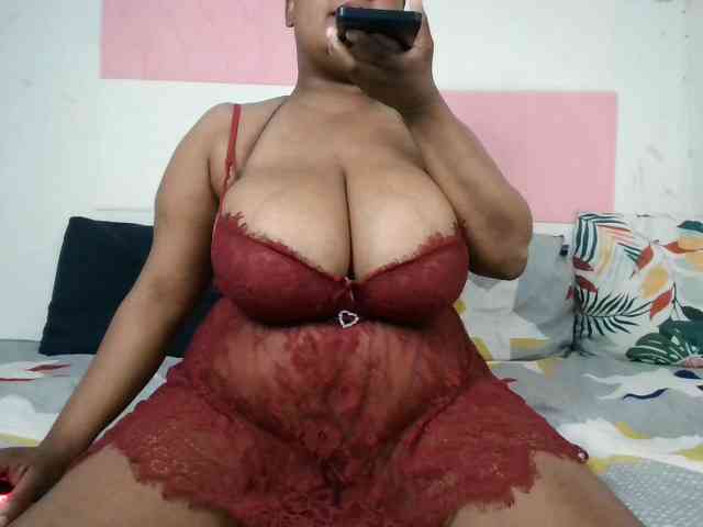 BIGTITTISXX webcam