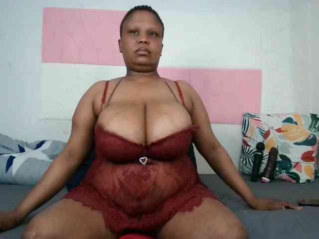 BIGTITTISXX webcam