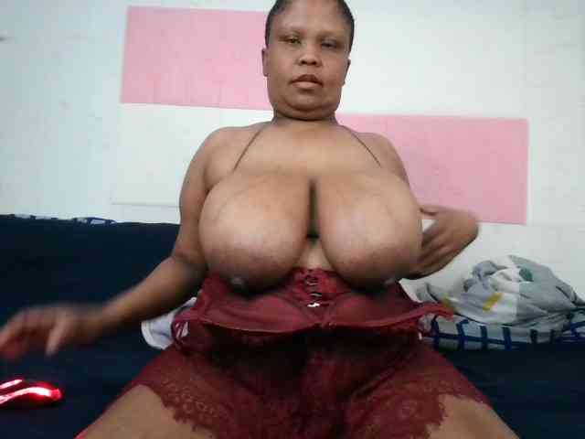 BIGTITTISXX webcam