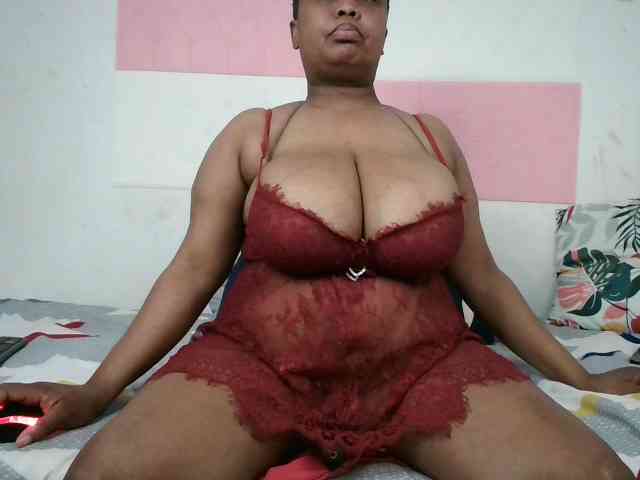 BIGTITTISXX webcam