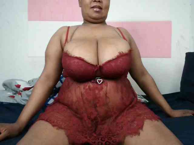 BIGTITTISXX webcam