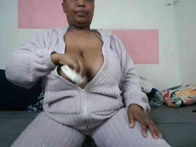 BIGTITTISXX