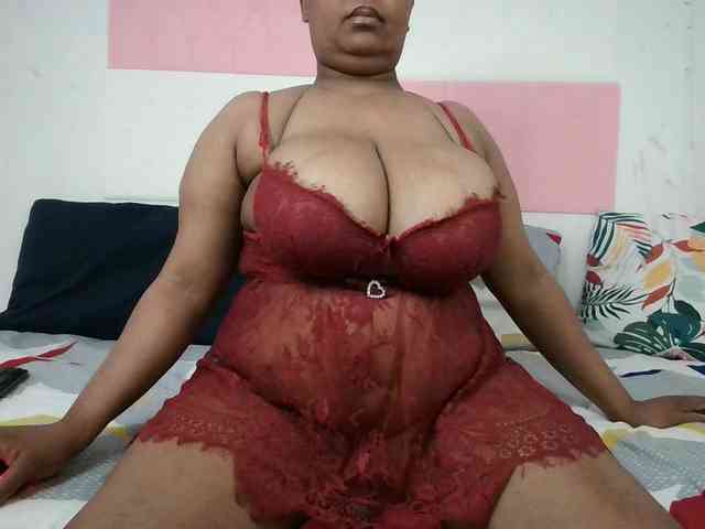 BIGTITTISXX webcam