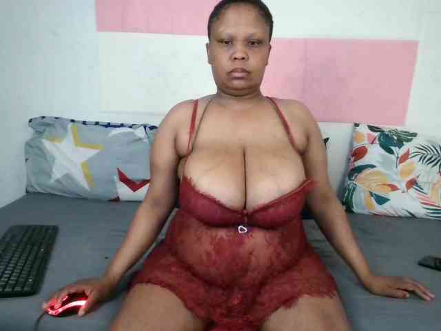 BIGTITTISXX webcam
