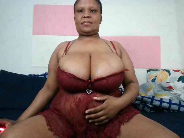 BIGTITTISXX webcam