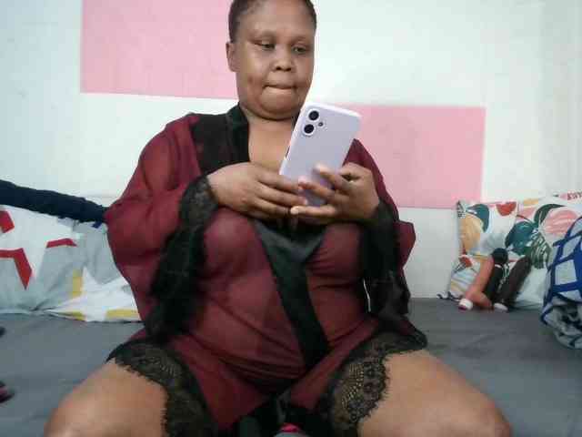 BIGTITTISXX webcam