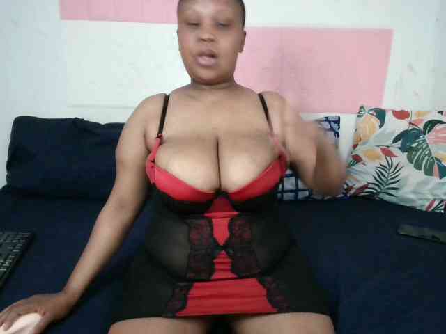 BIGTITTISXX webcam