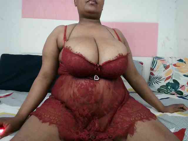 BIGTITTISXX webcam