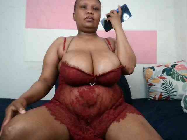 BIGTITTISXX webcam