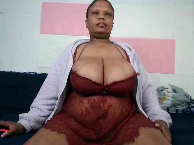 BIGTITTISXX webcam