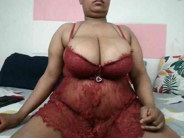 BIGTITTISXX webcam