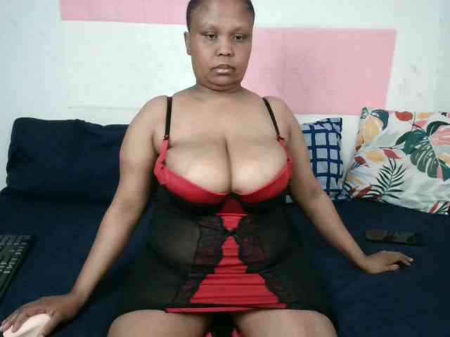 BIGTITTISXX webcam