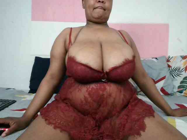 BIGTITTISXX webcam