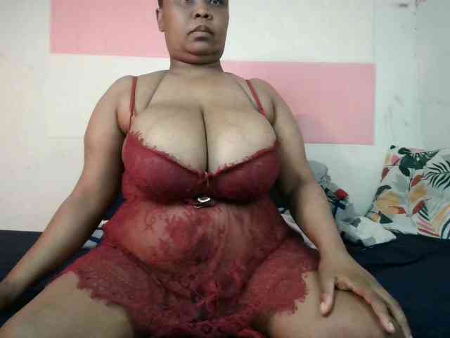 BIGTITTISXX webcam