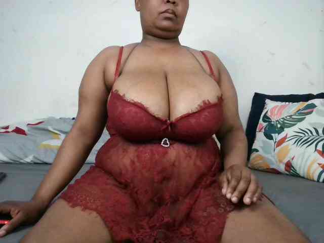 BIGTITTISXX webcam