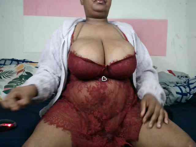 BIGTITTISXX webcam