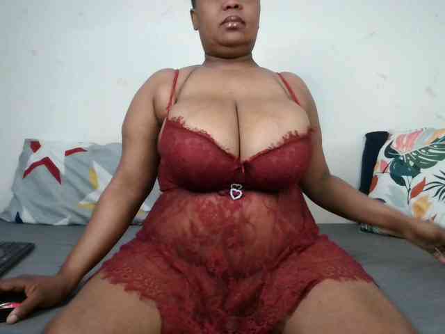 BIGTITTISXX webcam