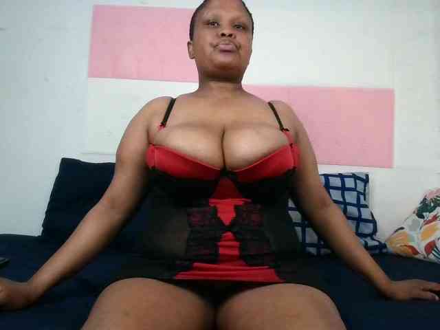 BIGTITTISXX webcam