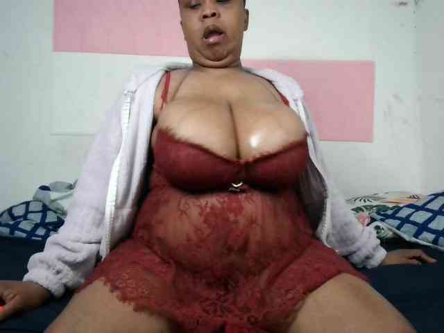 BIGTITTISXX webcam