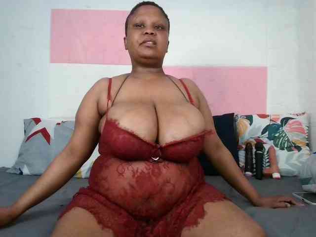BIGTITTISXX webcam
