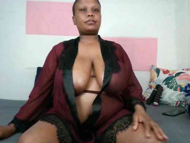 BIGTITTISXX webcam