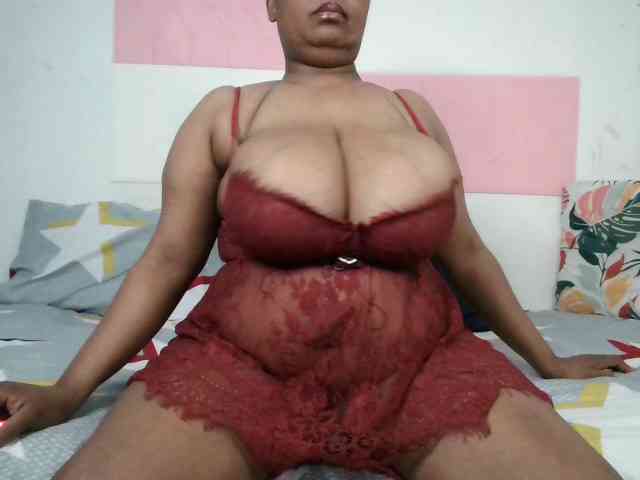 BIGTITTISXX webcam