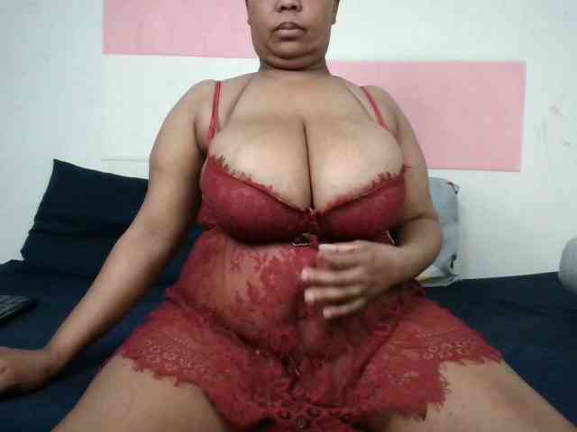 BIGTITTISXX webcam
