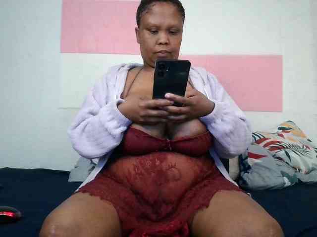 BIGTITTISXX webcam