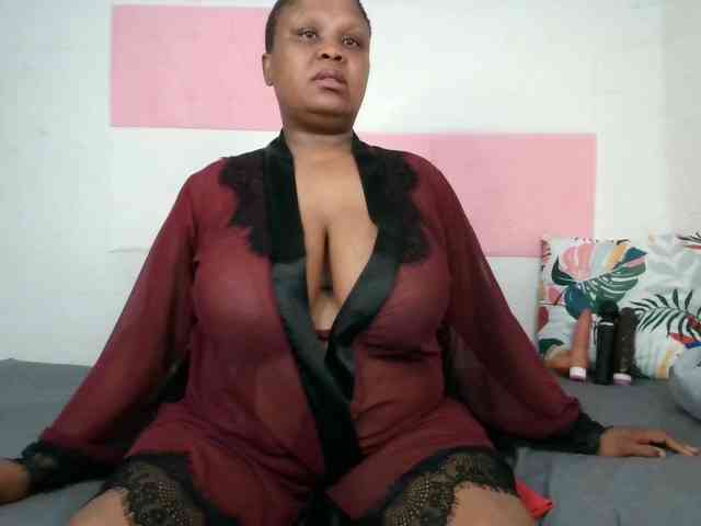 BIGTITTISXX webcam
