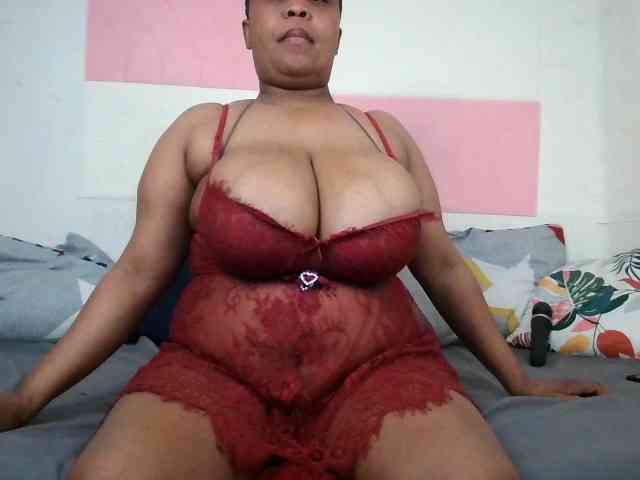 BIGTITTISXX webcam