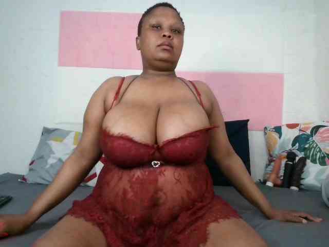 BIGTITTISXX webcam