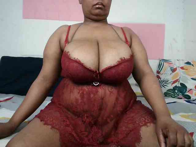 BIGTITTISXX webcam
