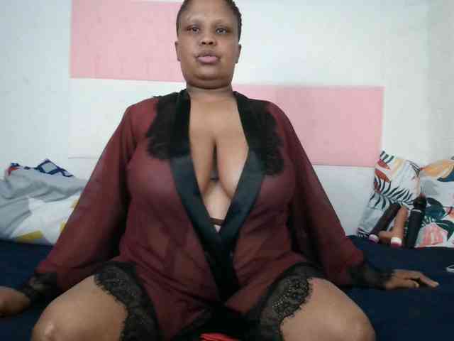 BIGTITTISXX webcam
