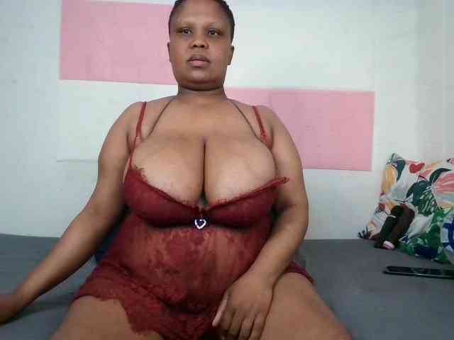 BIGTITTISXX webcam